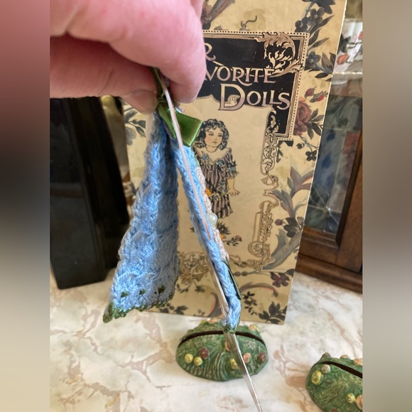 2 Paper Dolls Crochet Clothes Hats Stands Christmas Ornaments Wayne M. Kolenski - Picture 15 of 16